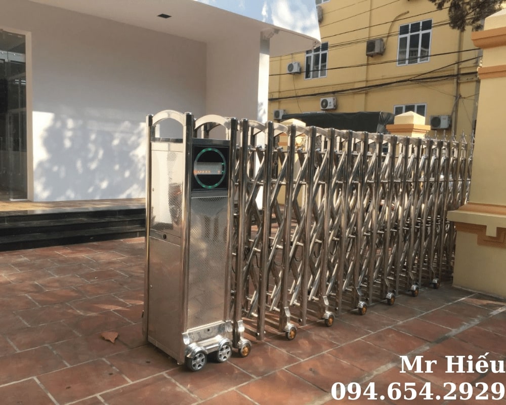 Đầu kéo cổng xếp inox