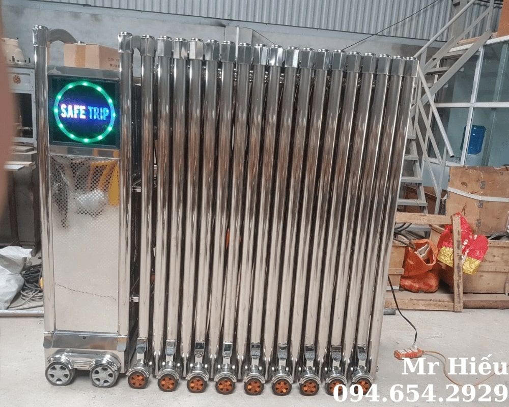 Cổng xếp inox tự động