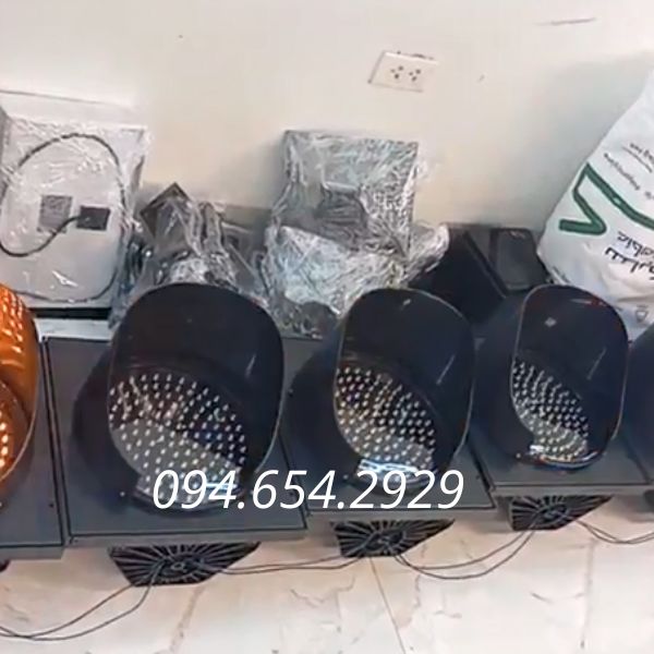 Đèn Chớp Vàng D300 Giá Rẻ 2 Đèn chớp vàng D300 giá rẻ