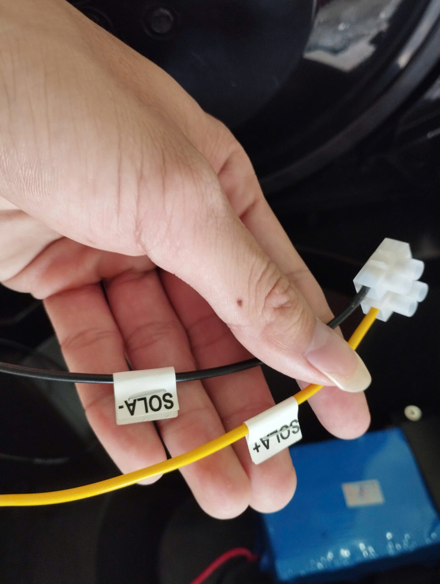 Đấu nối đèn chớp vàng D300 sử dụng chip LED Nichia