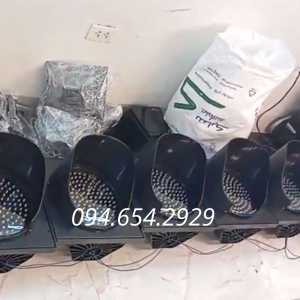 Đèn chớp vàng D300 sử dụng chip LED Nichia