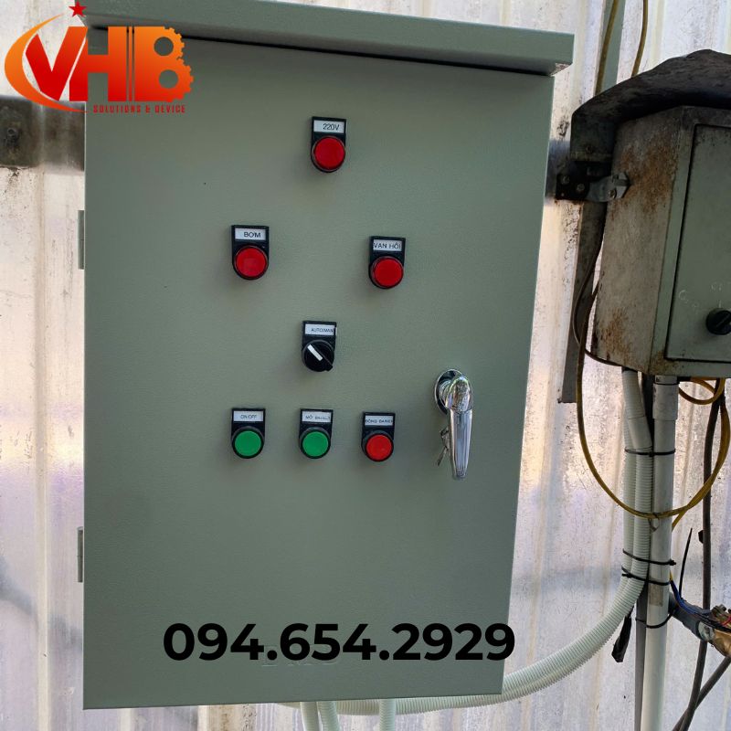 Hệ Thống Rửa Xe Phun Sát Trùng Tự Động Trong Nhà Máy | Giải Pháp Toàn Diện 2 Tủ điều khiển phun khử khuẩn